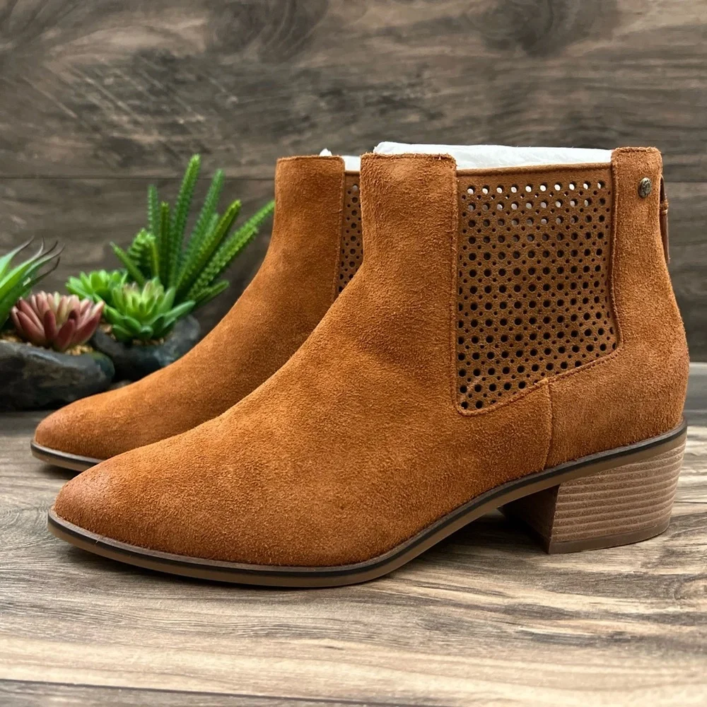NIB Cole Haan Val Bootie Pointed Toe Ankle Boots British Tan Suede 8B 38.5 - Picture 4 of 12